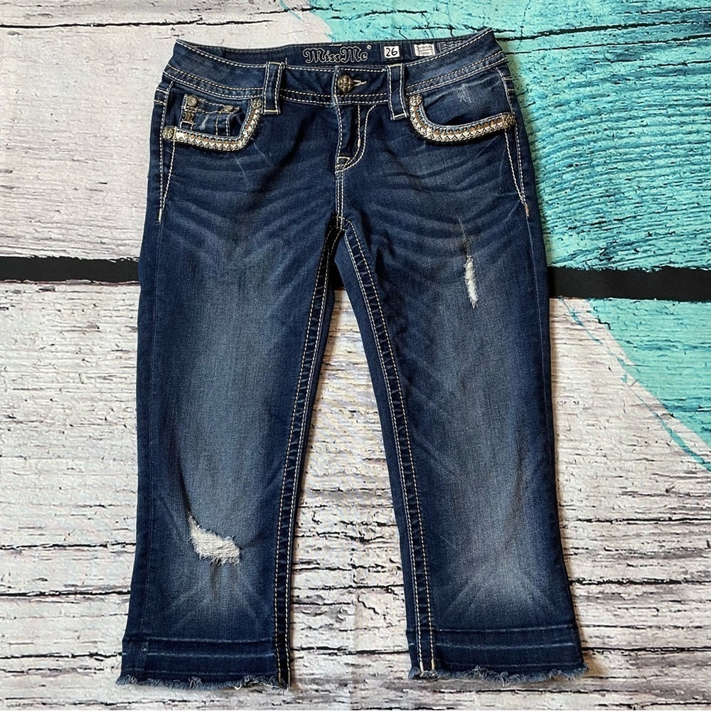 Miss Me Embellished Signature Capri Jeans Size 26 Embroidered Rhinestones Crop